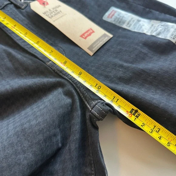 NWT Levi's Mile High Super Skinny Checkered Jeans | Size 26 - Picture 12 of 13